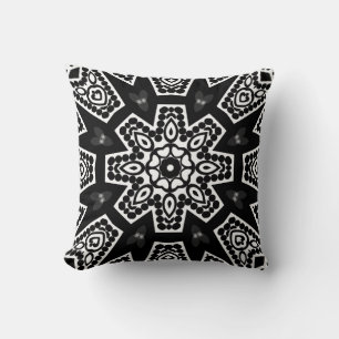 Coussin de géométrie Tribale moderne noir et blanc