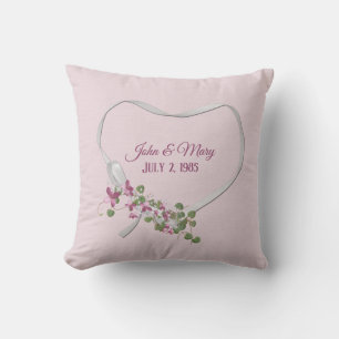 Coussin de jet avec cœur en ruban floral et date d