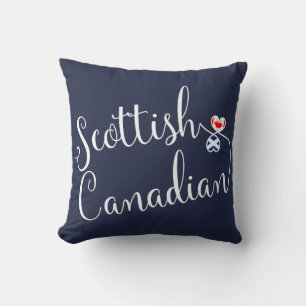 Coussin de jet de coeurs enlacé par Canadien