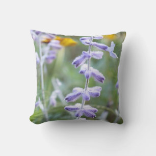 Coussin de jet en fleurs de sauge russe violet
