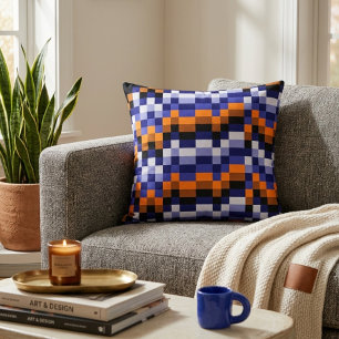 Coussin de jet en pixel art – Bleus, orange et ter