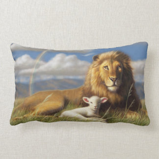 Coussin de lion et d'agneau
