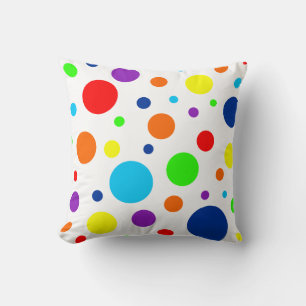 Coussin de points arc-en-ciel blancs