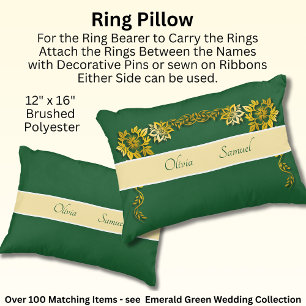 Coussin de porteur de bague avec les noms des mari
