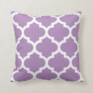 Coussin de Quatrefoil dans le pourpre de violette