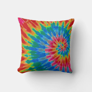 Coussin de teinture rouge et bleu
