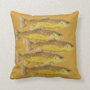 Coussin de truite Brown sur l'arrière - plan d'or
