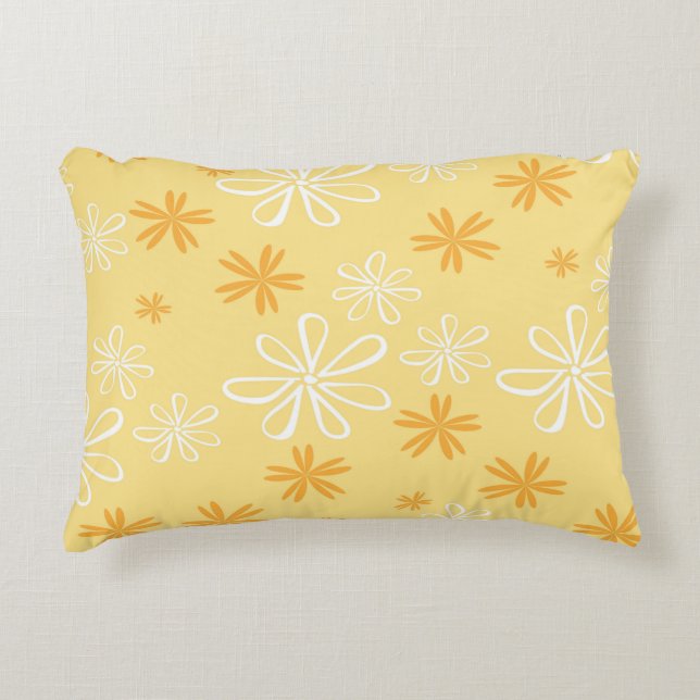 coussin décoratif à motif floral blanc et marron (Devant)