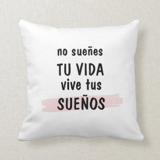 coussin décoratif avec phrase inspiratrice