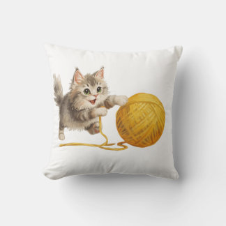 Coussin DécoratifJoli Petit Chat Roux avec une Pel