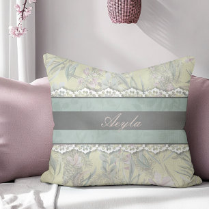Coussin Dentelle vintage et monogramme floral