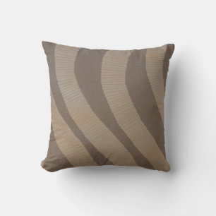 Coussin des rayures de ton terrestre
