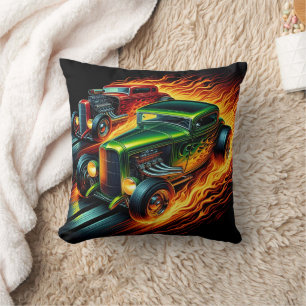 Coussin Des tiges chaudes courent à travers un paysage noc