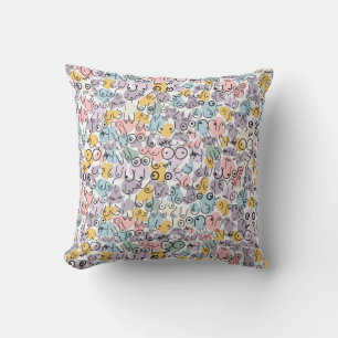Coussin design féminin amusant