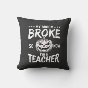 Coussin Dessin de professeur d'Halloween drôle balai cassé
