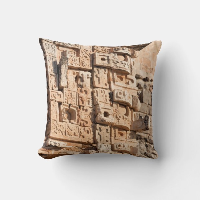 Coussin Détail de pyramide de magicien, Yucatan, Mexique (Recto)