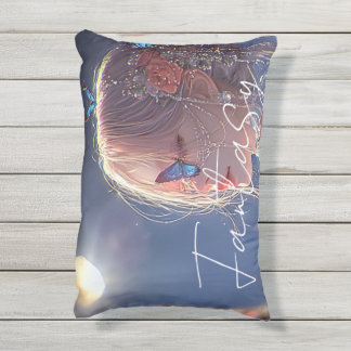 Coussin D'extérieur Fille de fantasy esthétique / sombre