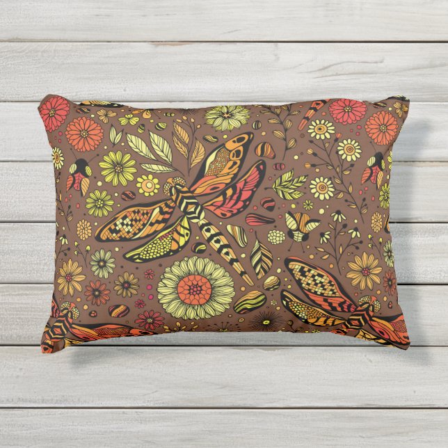 Coussin D'extérieur Fly, Fly Dragonfly on cinnamon brown (Devant)