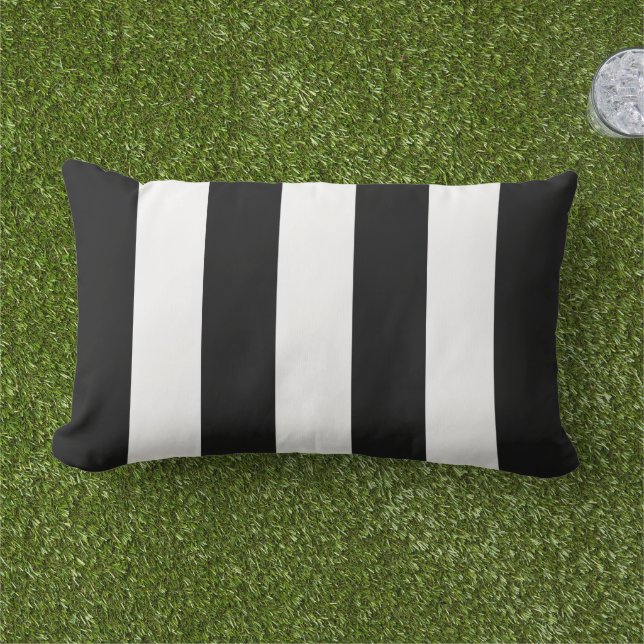 Coussin D'extérieur Simples rayures de cabane noir et blanc classique (Herbe)