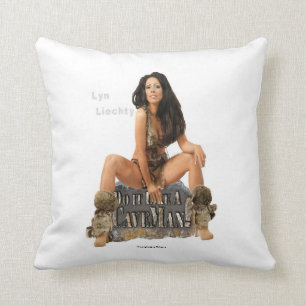 Coussin d'homme des cavernes de Lyn Liechty
