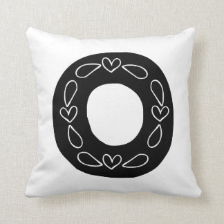 Coussin d'initiale de la lettre O