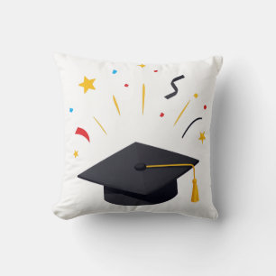 Coussin Diplômés heureux lançant leurs casquettes en céléb