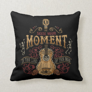 Coussin Disney Pixar Coco  Citation "Saisir votre moment"