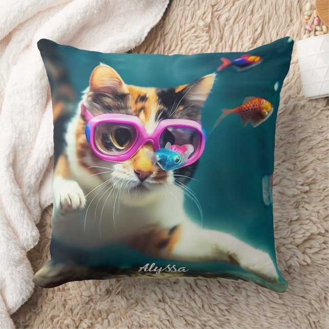 Coussin Drôle Chat dans l'Aquarium (Couverture)