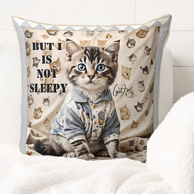 Coussin Drôle Cute Kitten Bedtime Animal Art (Funny child bedroom pillow featuring a cute kitty in pajamas)