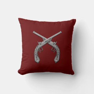 Coussin Duel Antique Guns Maroon