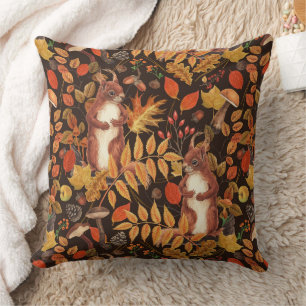Coussin Écureuils automnaux et flore sur brun foncé
