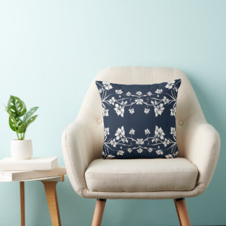Coussin Élégant damassé floral chinoiserie marine et blanc