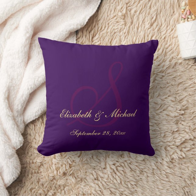 Coussin Élégant Mariage de mariée de Monogramme violet Cou (Couverture)
