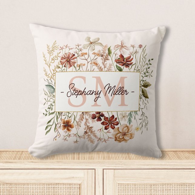 Coussin Elegant Monogram Watercolor Fall Wildflower Floral (In situ)