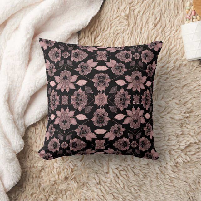 Coussin Élégant rose sur dentelle noire dans le style vint (Couverture)