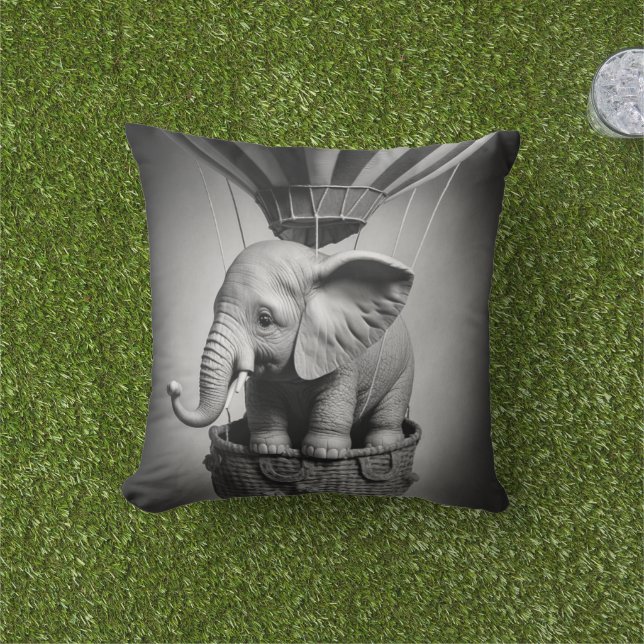 Coussin Elephant bébé dans un ballon à air chaud (Herbe)
