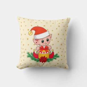Coussin elfe de Noël, pin, poinsettia & étoiles sur ivoire