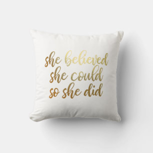 Coussin Elle A Apprécié Qu'Elle Pouvait, Alors Elle L'A Fa