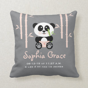Coussin en bambou rose de faire-part de naissance