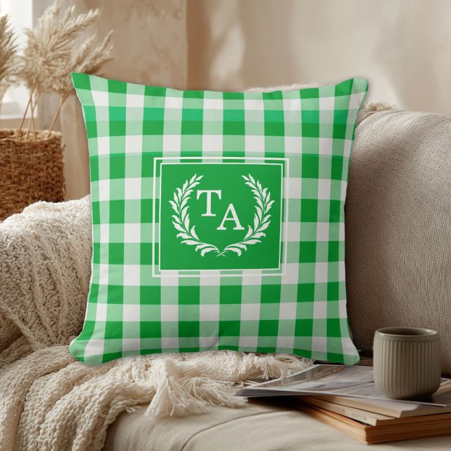 Coussin En vichy monogramme vert (Green Gingham Monogram Crest Throw Pillow)