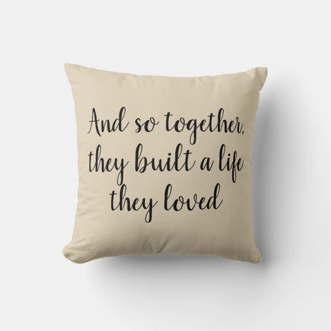 Coussin Ensemble, ils ont construit une vie Beige Thaillow (Recto)