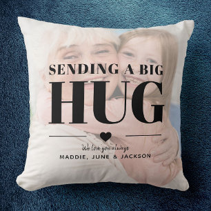 Coussin Envoi Hug Photo personnalisée Fête des mères chic 