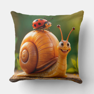 Coussin Escargot de dessin animé heureux hébergeant une co