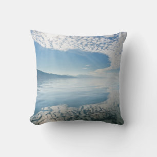 Coussin États-Unis, Alaska, baie de Freshwater. Nuages réf