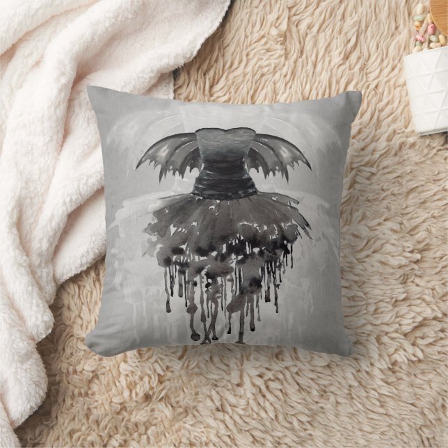 Coussin Evil Fairy Gown | Rocher noir gothique (Couverture)
