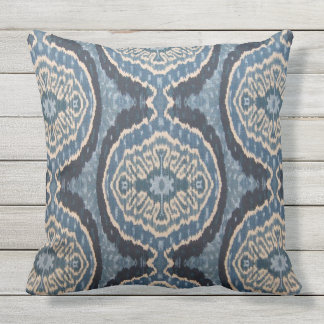 Coussin extérieur de concepteur d'Ikat d'indigo