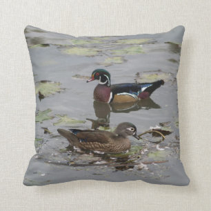 Coussin fait sur commande de canards en bois
