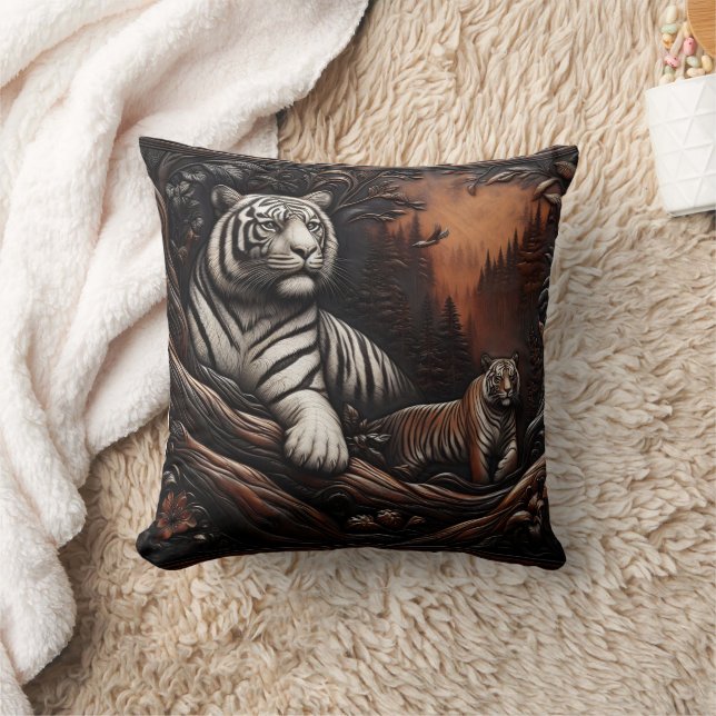 Coussin Famille De Tigre Du Bengale Parmi Le Liquide Fores (Couverture)