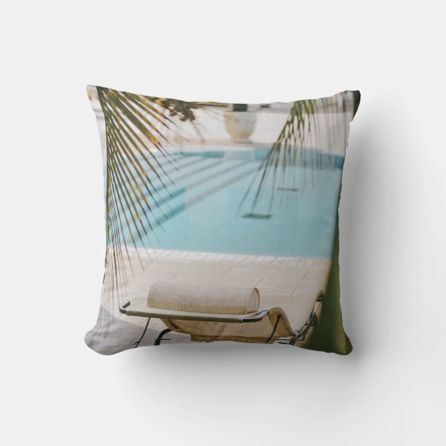 Coussin Fauteuil Brown et noir à côté de la piscine en t (Recto)