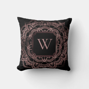 Coussin Faux mandala en feuille d'or rose avec monogramme